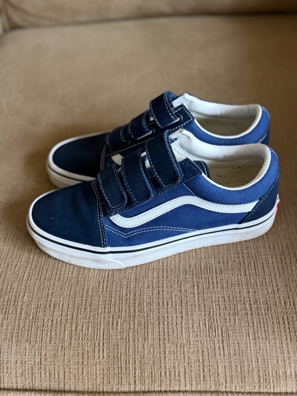 Vans Women Navy Velcro Skate Shoes Size: 8 Women/ 6 1/2 Men - Picture 2 of 4